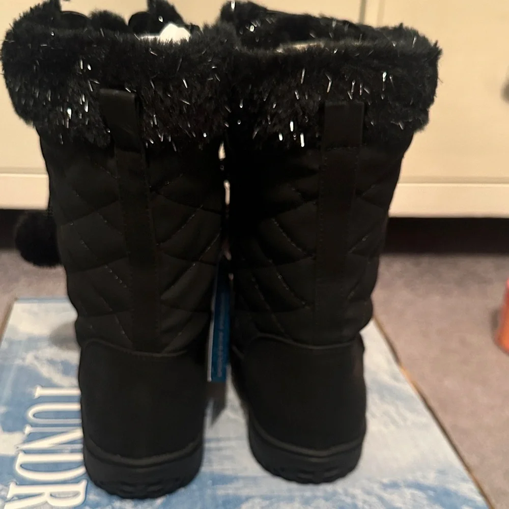 Tundra stylish black